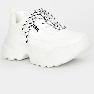 STYLING
These BBz are in U.S. sizing; peep the size chart for ur perfect fit!